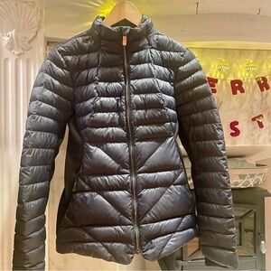The North Face Women's Black Puffer Jacket / Rose Gold Zipper